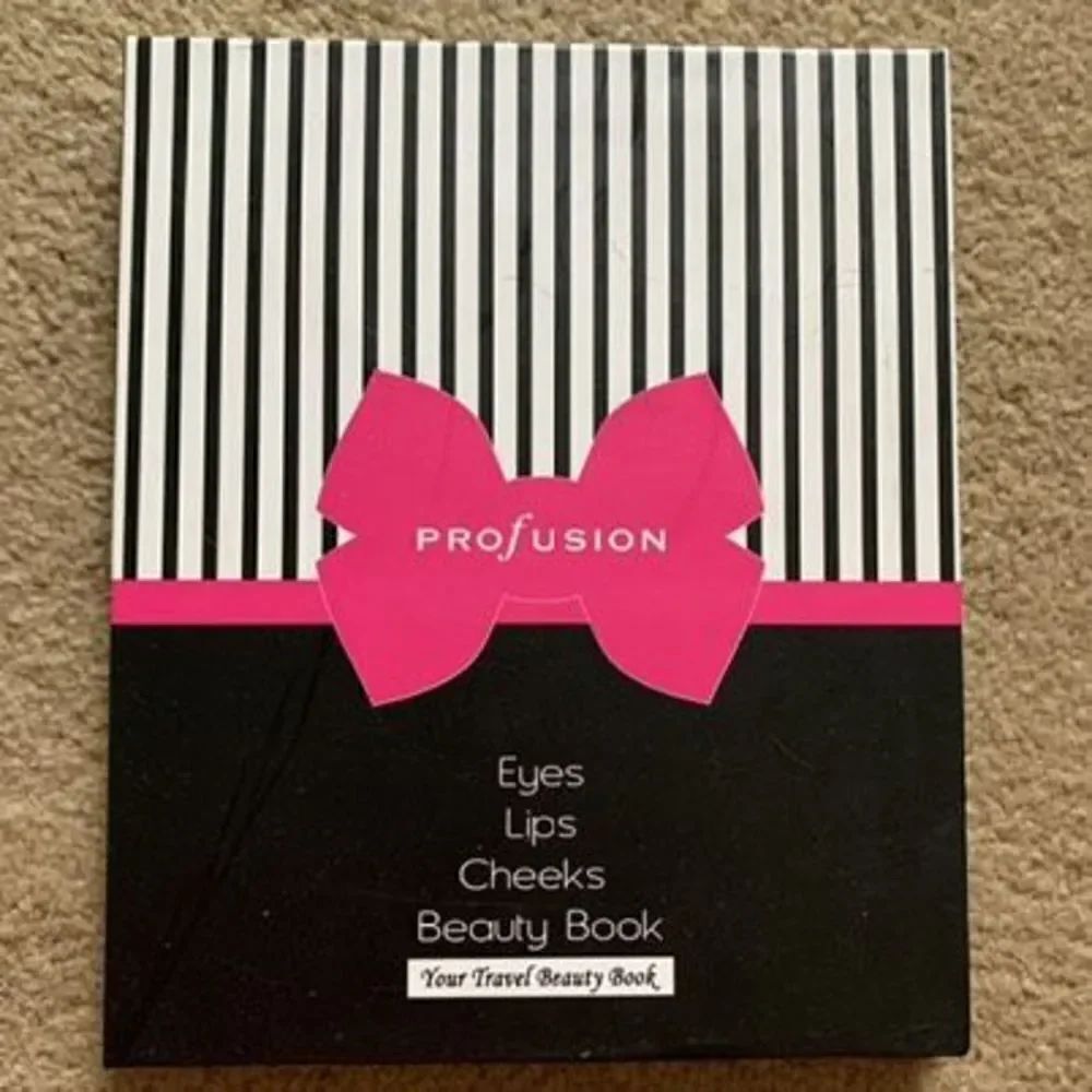 ProFusionβEyesβLipsΒ CheeksβBeautyβBook**New-Sealed**
